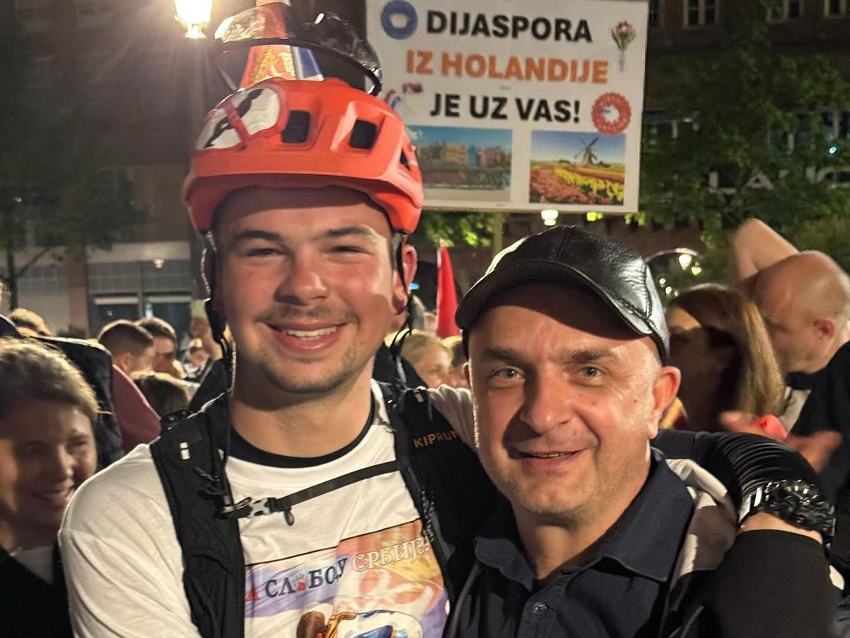 GordanBosanac's tweet photo. 🚲 studenti na biciklima stigli su u Strasbourg!

Nakon više od 1400 kilometara, donijeli su svoju borbu za pravdu i protiv korupcije ravno u srce Europe.

💚❤️ S ponosom sam ih dočekao. 

Njihova snaga nas inspirira — a njihova borba je i naša borba. https://t.co/cMf5VFtz7o