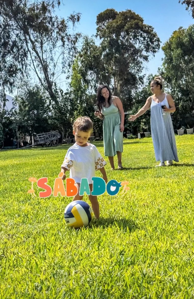 Angie y Andrea son amigas hace muchos años y es lindo verlas compartir hoy en día LA MATERNIDAD 💕✨ 

León, Milán y Matteo 💙💙💙