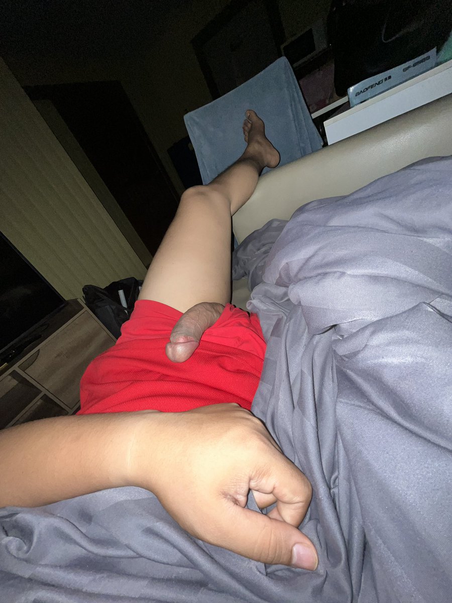 นอนตอนนี้ จะแตกตอนไหน💦
#ควย #นัดเย็ดชายชาย