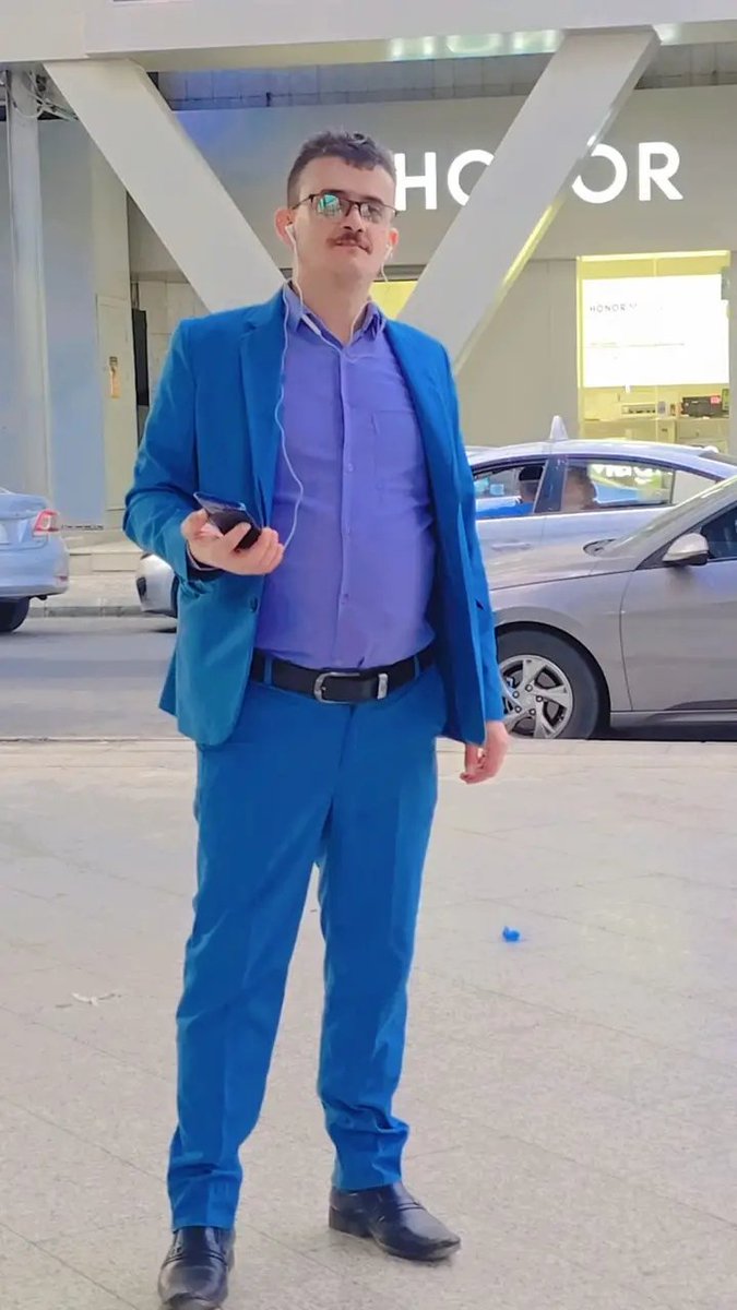 أصدقائي الأعزاء تحياتي لكم من بلاد الحرمين الشريفين الرياض