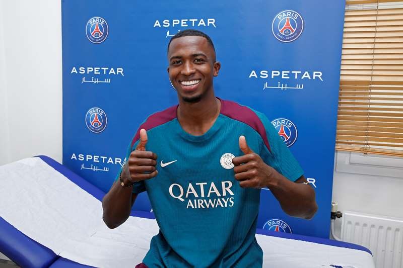 Lo dije ayer en 4/12. Si el PSG tiene chances de salir campeón de esta Champions League es por la compra de este animal. Pacho es el Van Dijk de Sudamérica.