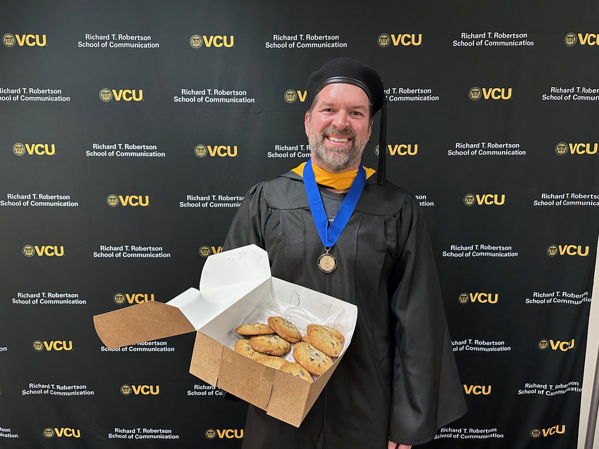 🍪🍪Students! Look out for "cookie fairies" today as The Robertson School thanks you for being so awesome and part of the best school at VCU. 😉 There might be some leftovers in the office. Get them while they last! 🏃🏽‍➡️🏃🏾‍♀️‍➡️🍪
#VCU #RobertsonSchool #Cookie #CookieMonster