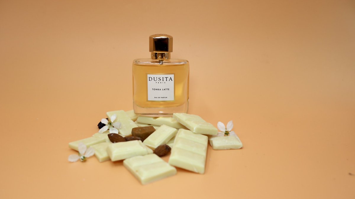 Parfums Dusitaの新作香水「Tonka Latte」の発表を記念して、創設者で調香師のピサラ・ウマヴィジャニがZoomプレゼンテーションを開催します。

🗓 2025年4月16日（水）
🕠 日本時間 24:30（4月17日午前0:30）Zoom
📌 ミーティングID: 832 6009 0109
🔐 パスコード: 75001