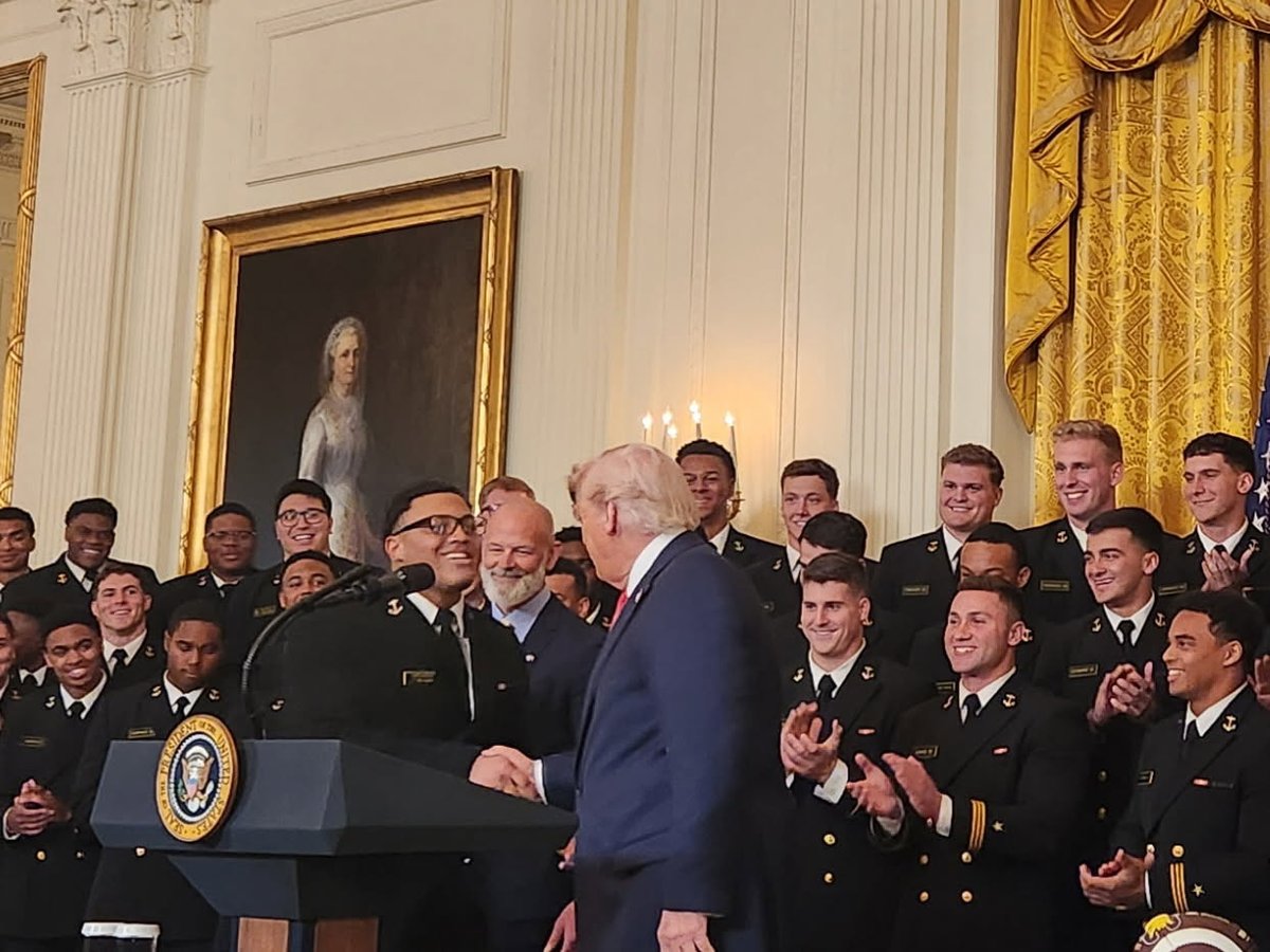 NavyAthletics's tweet photo. Scenes from the White House with @NavyFB https://t.co/RoBbwhTcDW