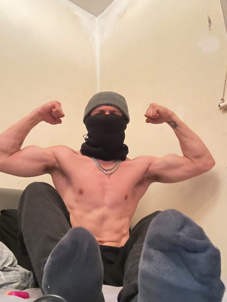 After a long day at work you should get on your knees and sniff the bottom of master’s feet you filthy f*g😈💪🏻

DMs are open 💷