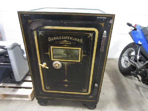 Ever wanted to crack into an old safe?  We have one for sale!  

#auction #forsale