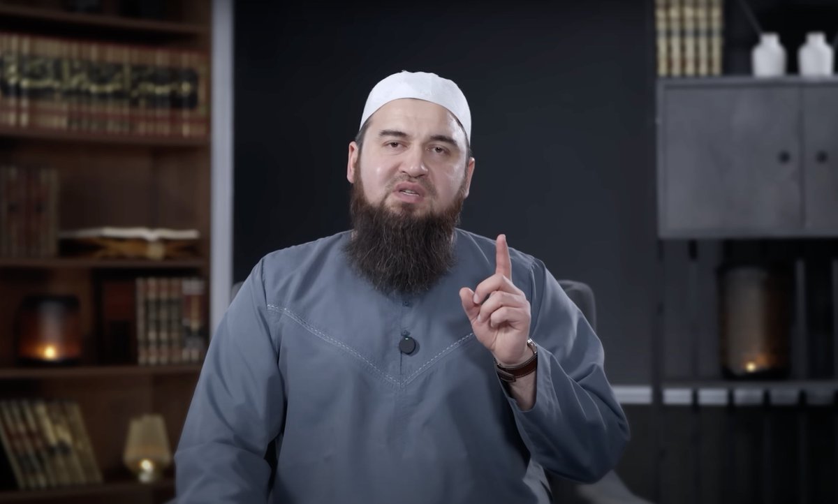 🇹🇷🇺🇿 2018'de Özbekistan yönetiminin başörtüsü yasağına karşı çıktığı için imamlığına son verilen ve baskılar sebebiyle Türkiye'ye sığınan Fazliddin Parpiyev, İstanbul'daki evine şafak saatlerinde yapılan baskınla gözaltına alındı.

7 yıldır burada yaşayan ve Türkiye Cumhuriyeti