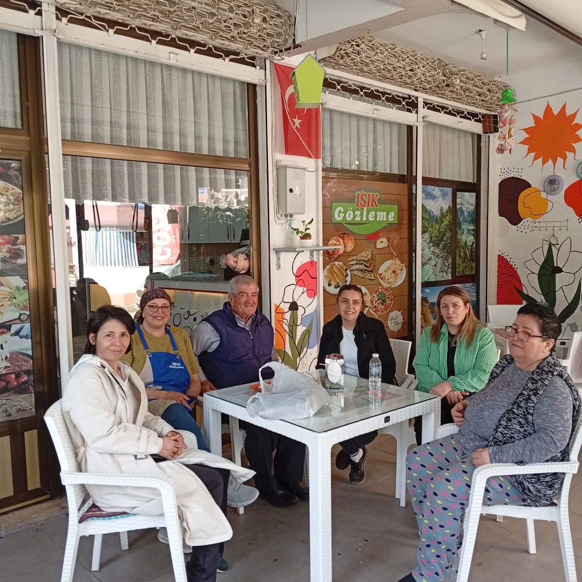 salihliakkadinlar (@salihliakkadin) on Twitter photo Işık gözleme&börek salonu işletmecisi Ayşe Hanım'ı işyerinde ziyaret ederek hayırlı bol kazançlar diledik. Güleryüzlü hoş sohbeti için kendisine çok teşekkür ederiz 🌹
<a href="/AKKADINGM/">AK Parti Kadın Kolları</a>
<a href="/tugbaisikercan/">Tuğba IŞIK ERCAN</a>
<a href="/KalfaKaplan/">Ebru Kalfa Kaplan</a>
<a href="/CananSkan/">Canan Çalışkan</a> Işık gözleme&börek salonu işletmecisi Ayşe Hanım'ı işyerinde ziyaret ederek hayırlı bol kazançlar diledik. Güleryüzlü hoş sohbeti için kendisine çok teşekkür ederiz 🌹
<a href="/AKKADINGM/">AK Parti Kadın Kolları</a>
<a href="/tugbaisikercan/">Tuğba IŞIK ERCAN</a>
<a href="/KalfaKaplan/">Ebru Kalfa Kaplan</a>
<a href="/CananSkan/">Canan Çalışkan</a>