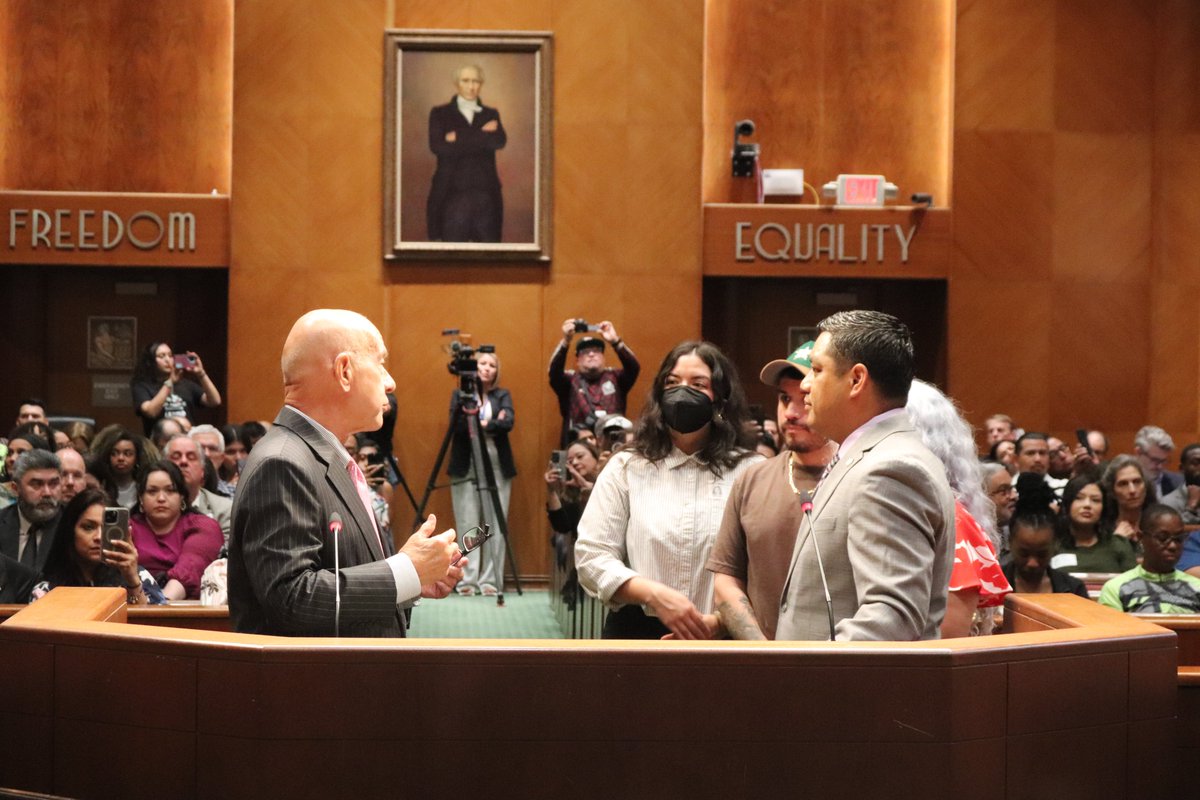 Houston Mayor's Office (@houmayor) on Twitter photo Today, Mayor Whitmire joined <a href="/JMartinez4Hou/">Joaquin Martinez</a> to celebrate the legacy of Rodolfo “Fito” Olivares, a true icon of cumbia, culture, and community. From “Juana la Cubana” to “El Colesterol,” his music has moved generations and brought people together on dance floors around the world. Today, Mayor Whitmire joined <a href="/JMartinez4Hou/">Joaquin Martinez</a> to celebrate the legacy of Rodolfo “Fito” Olivares, a true icon of cumbia, culture, and community. From “Juana la Cubana” to “El Colesterol,” his music has moved generations and brought people together on dance floors around the world.