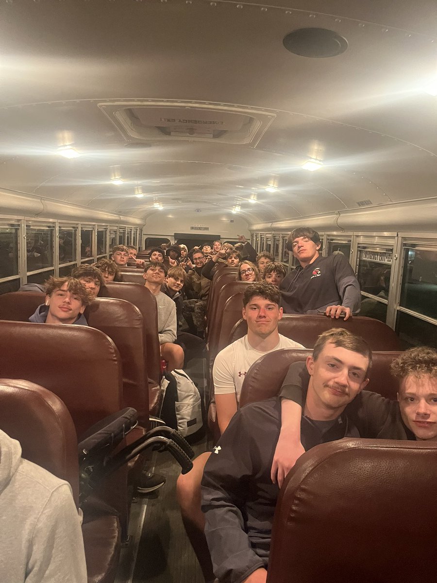 Boys with the meet win in Earlham tonight! #gocards