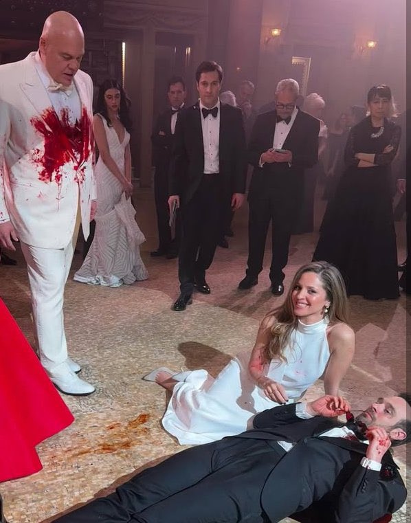 DDBAbts's tweet image. Charlie Cox, Margarita Levieva and Vincent D'onofrio behind the scenes of #DaredevilBornAgain Season 1