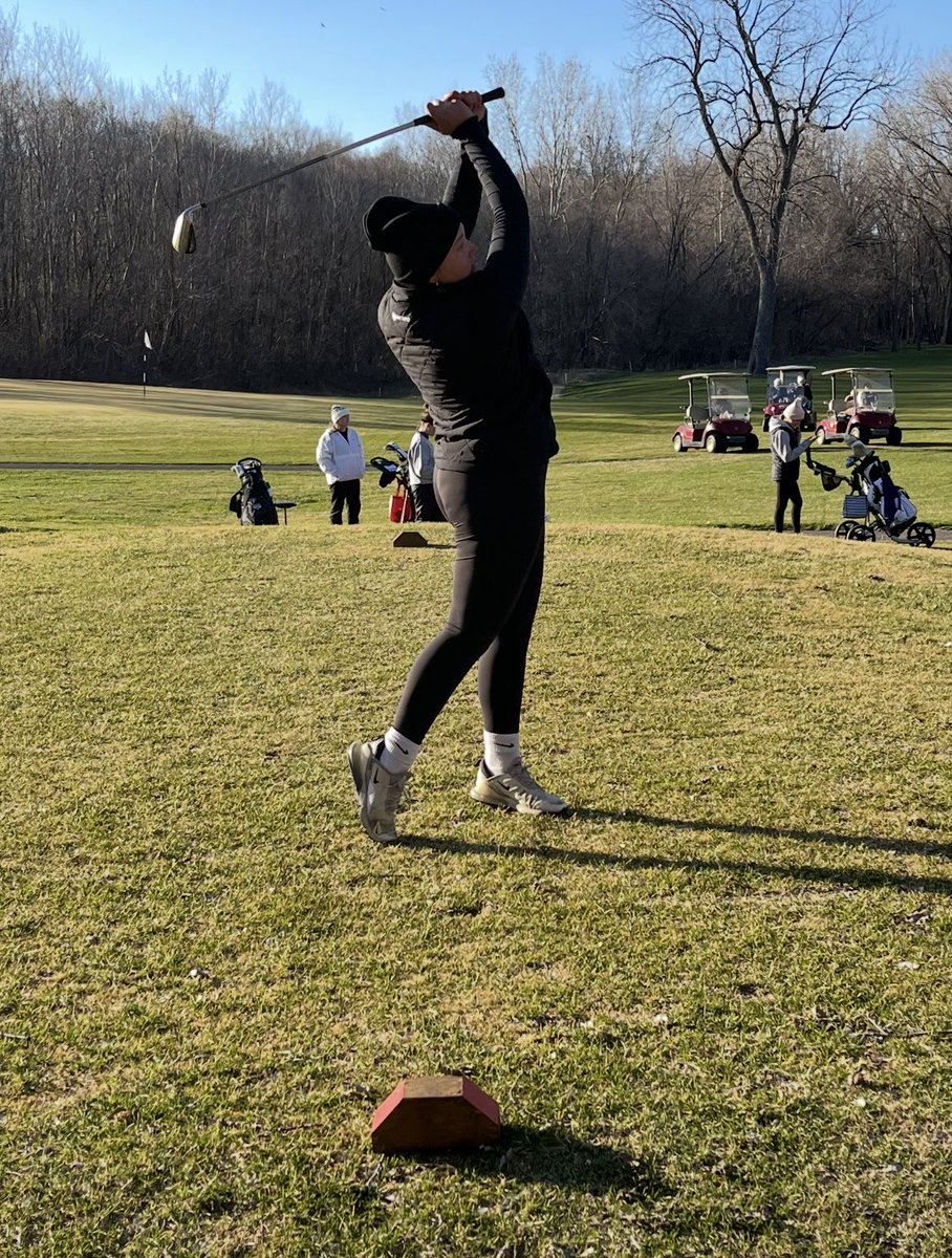 The LC Girls Golf dropped their season opener to Red Wing 369-385 on a cool and windy afternoon at LCGC.
The squad was led by Mattie Mears 88, Julia Huettl 98, Jordyn Dicke 99, and Taylor Davidson 100.👍🏻🏌️‍♀️⛳️