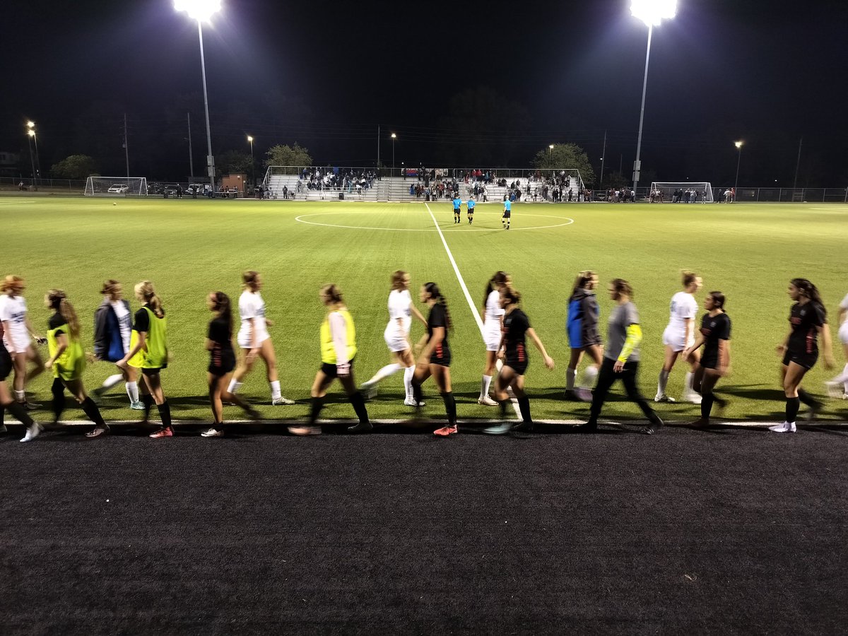 LawHS_Athletics's tweet image. Congratulations to your lady lions on a comeback victory this evening! It's a great day to be a lion!

Game 1 JV
Lawrence High 0
Gardner Edgerton 0

Game 2 Varsity 
Lawrence High 2
Gardner Edgerton 1

@SFLLeagueKS
@sportsinkansas 
@LJWpreps