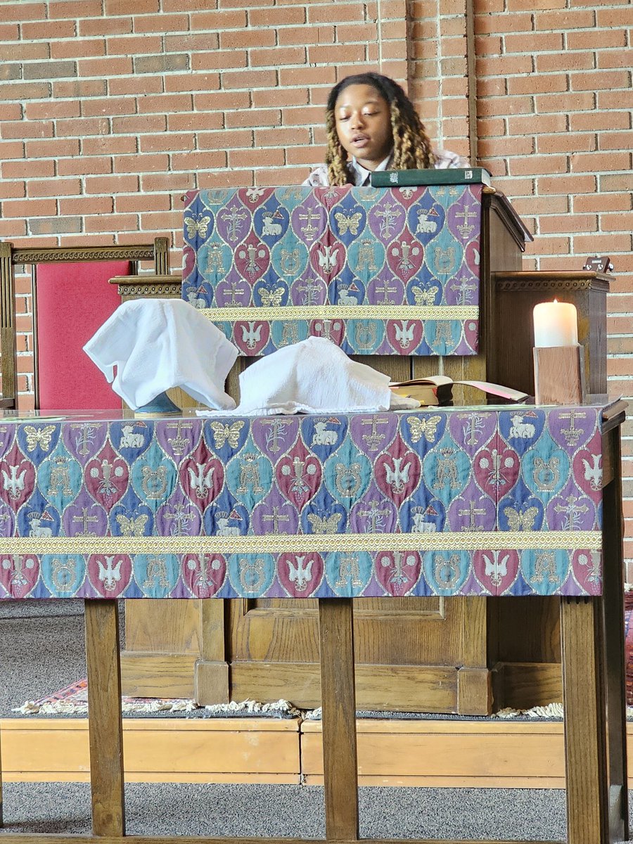 Big ups to 3 of our sophs that helped in chapel. Wonderful job reading verses related to Palm Sunday as part of Rev. Laura's Palms &amp; Passion service. Rev. gave Jade props for being the 1st in her 18 years of doing this service to pronounce everything correctly. Proud of you all!