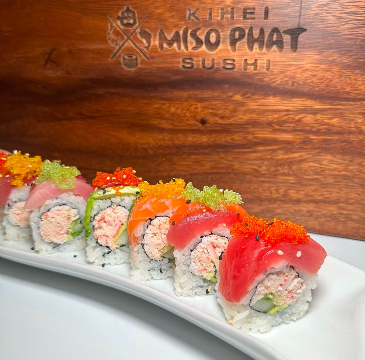 There’s nothing better than spending Happy Hour at Miso Phat. Stop in from 3 to 5 pm any day of the week to enjoy discounts on the freshest fish, tastiest rolls and the coldest beer, wine and sake.