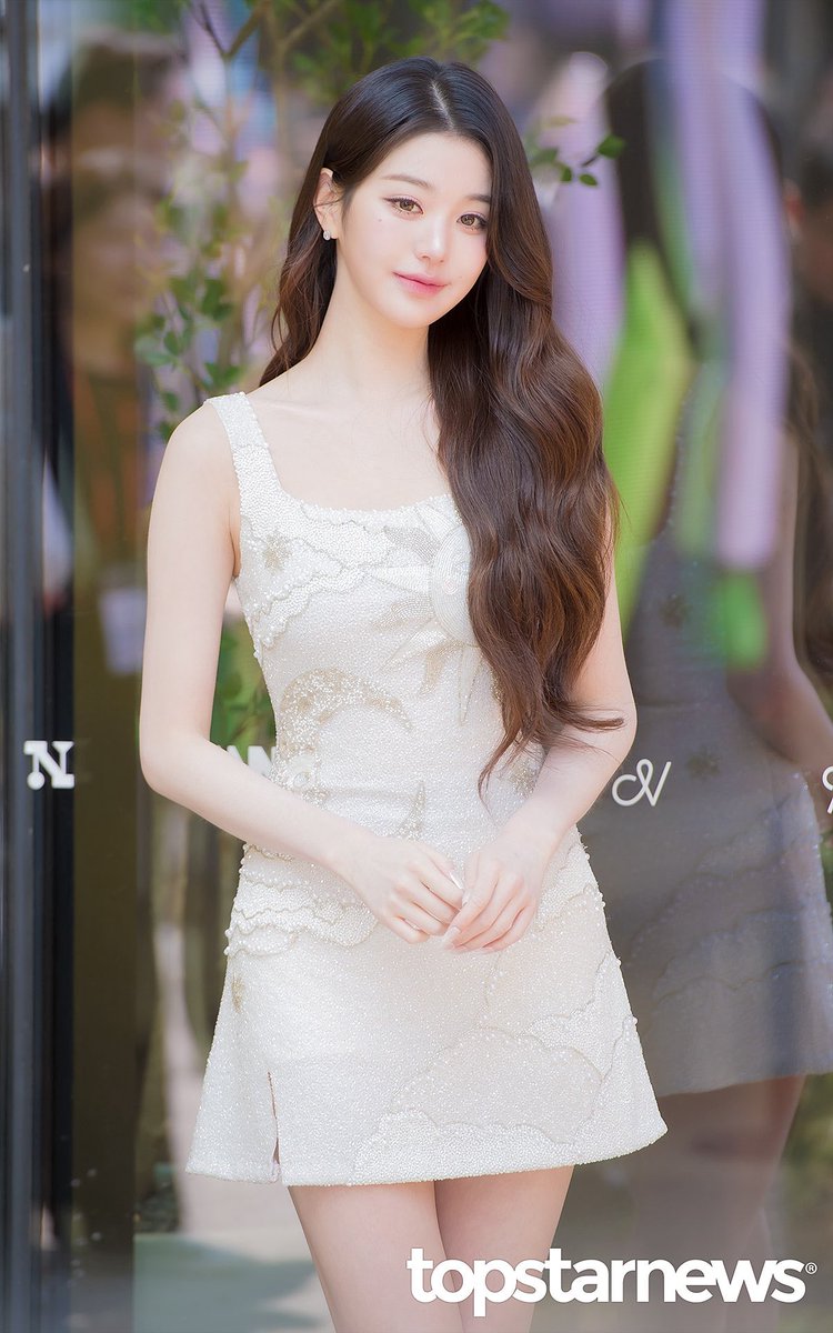 원영이 오늘 ㄴㅁ 아름다워서 미리 빡빡 치는중