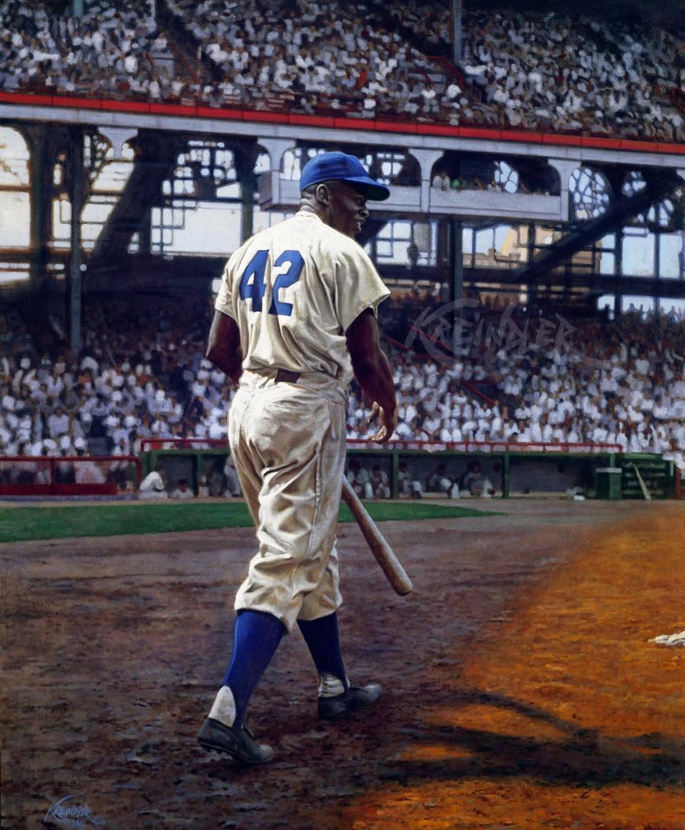 SoyCristianRey's tweet photo. A Jackie Robinson no lo recibieron con aplausos. Lo arrojaron como carne fresca a un estadio lleno de blancos que no querían verlo jugar, ni triunfar, ni siquiera respirar el mismo aire. No lo vieron como un ser humano. Lo vieron como un negro que se estaba metiendo donde no le correspondía.

No fue un pionero por elección. Fue el blanco de todos los disparos disfrazados de oportunidad. El primero no en abrir la puerta, sino en recibir el golpe por atreverse a tocarla. Lo llenaron de insultos, lo escupieron, lo empujaron, lo golpearon. Y mientras todo eso pasaba, le pedían que no perdiera la sonrisa.

Cada vez que Jackie se paraba en el campo, miles lo querían ver fallar. No porque fuera mal jugador. Al contrario. Lo querían ver caer porque era negro. Porque su sola presencia incomodaba. Porque demostraba, con cada swing, que el talento no tiene color, y eso les dolía más que cualquier derrota.

Lo obligaron a comer solo. A dormir en hoteles aparte. A entrar por puertas traseras. Lo trataron como una amenaza. Como un intruso. Como un error que debía corregirse rápido. Y mientras eso pasaba, los mismos que lo empujaban hacia el odio decían que era “libertad”.

La parte más jodida es que no podía defenderse. No podía decir nada. Si respondía, era un salvaje. Si se enojaba, era violento. Si mostraba dolor, era débil. Lo dejaron solo con el odio de un país entero encima, y lo culparon por cómo caminaba bajo esa carga.

Y aun así, resistió. Jugó con la garganta cerrada, con el pecho lleno de rabia, con la piel ardiendo del desprecio. No por gloria. No por fama. Porque sabía que si él caía, usarían su caída como excusa para mantener a todos los suyos fuera.

Hoy lo llaman leyenda. Hoy su número está en todos los estadios. Pero cuando Jackie vivía, era tratado como basura por ser negro. Y eso no se borra con homenajes ni con palabras bonitas.

Jackie Robinson no fue un héroe por elección. Fue una víctima de un sistema blanco que lo usó, lo exprimió y lo dejó solo… y aun así, ganó. No por ellos. A pesar de ellos.