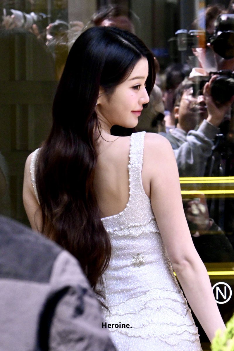 𝟮𝟱𝟬𝟰𝟭𝟲 𝗣𝗿𝗲𝘃𝗶𝗲𝘄.

🤍

#장원영 #JANGWONYOUNG
#아이브 #IVE