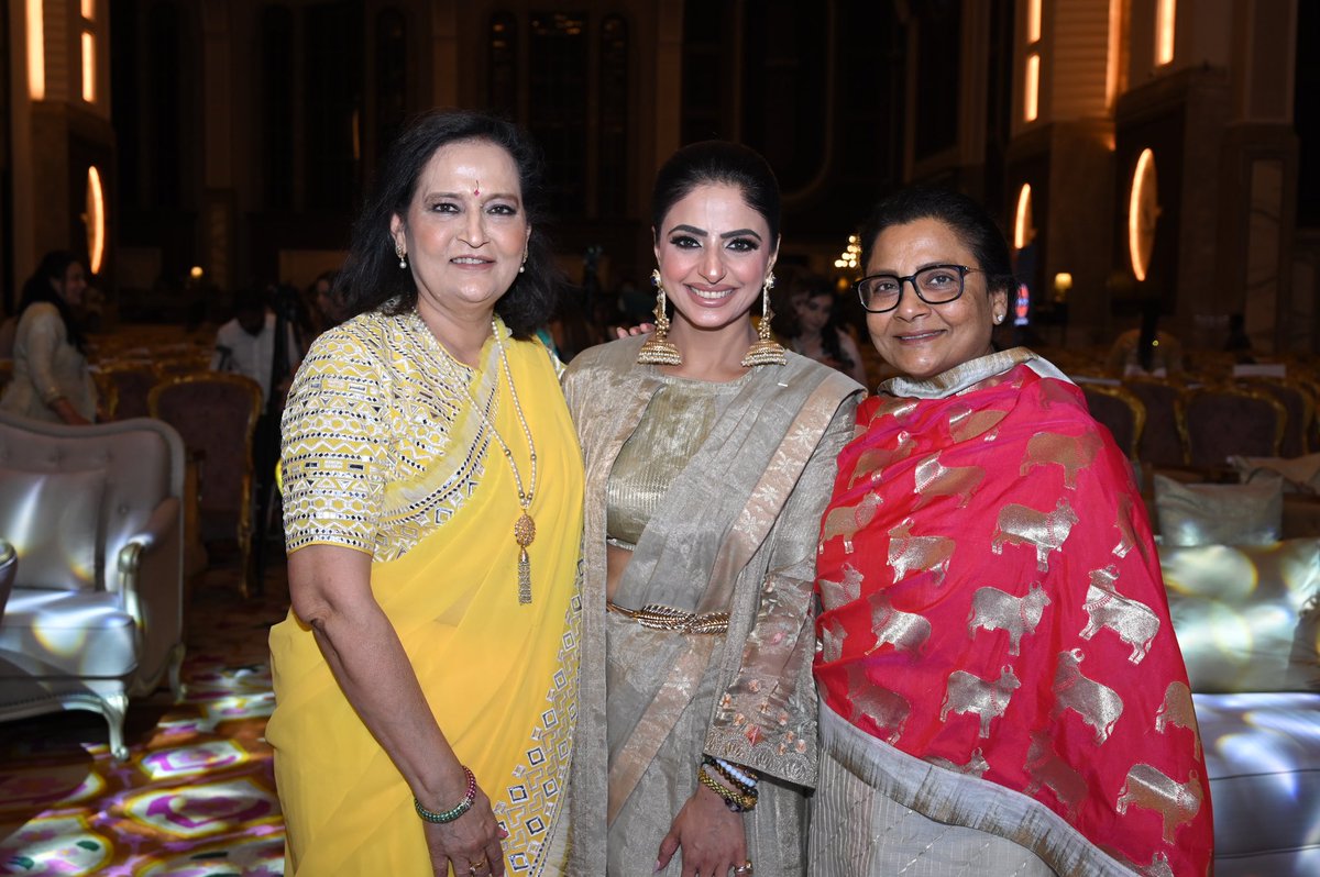 AmritsarFlo's tweet photo. Amritsar FLO, under the leadership of Chairperson Mona Singh, successfully hosted Chardi Kala on April 13 — a mesmerizing musical evening featuring the Sufi ki Sultana, @HarshdeepKaur 
#ChardiKala #HarshdeepKaur  #MonaSingh https://t.co/fNYdv7yWGF