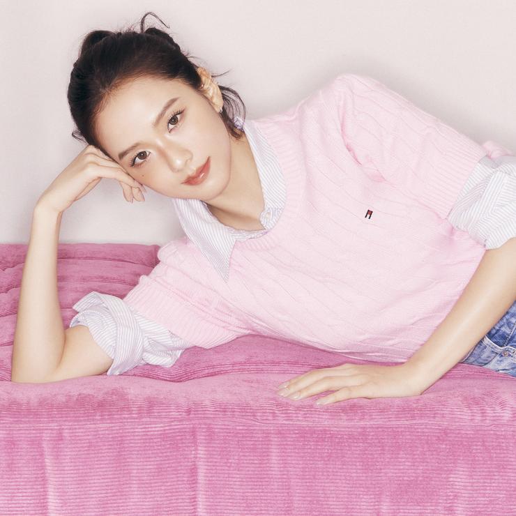 JISOO ジス サイン入りポスター（グローバル・トップ・ガールズ