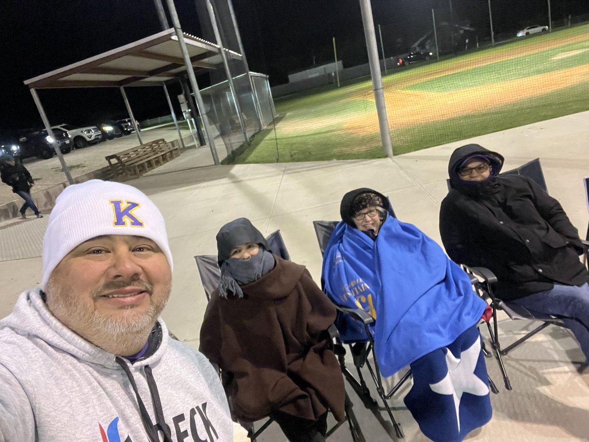 JudgeTrevinoIII's tweet image. Shout out to my lil homie, Gregory for doing his thing on the 💎 last week. His team took home the Championship! It was a super cold & late night, & @AnaHdzTx & I had to drive to Austin very early the next morning, but it was all worth it to see the huge smile on his face. 😍❤️⚾️