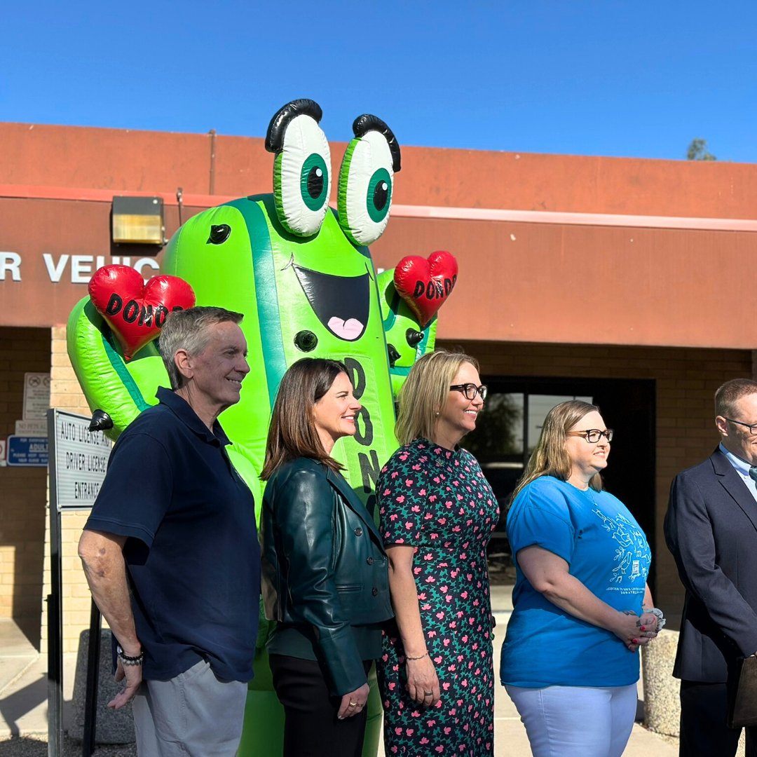 POV: it's Donate Life Month ⬇️

With the help of 173 participating partners, volunteers, donation champions and our staff, we've seen ...

🌵 374 new donor registrations
💙 127 registration events 
🐦 46 flag-raisings 
💚 293 completed volunteer hours