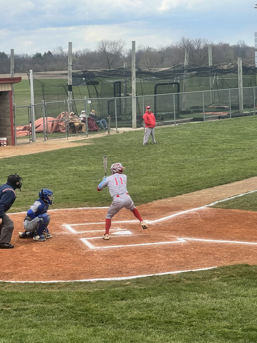 MacBaseballHS's tweet photo. Bennett Isenburg hits a double getting Jayden Mercer to home https://t.co/NSQic8ugxW