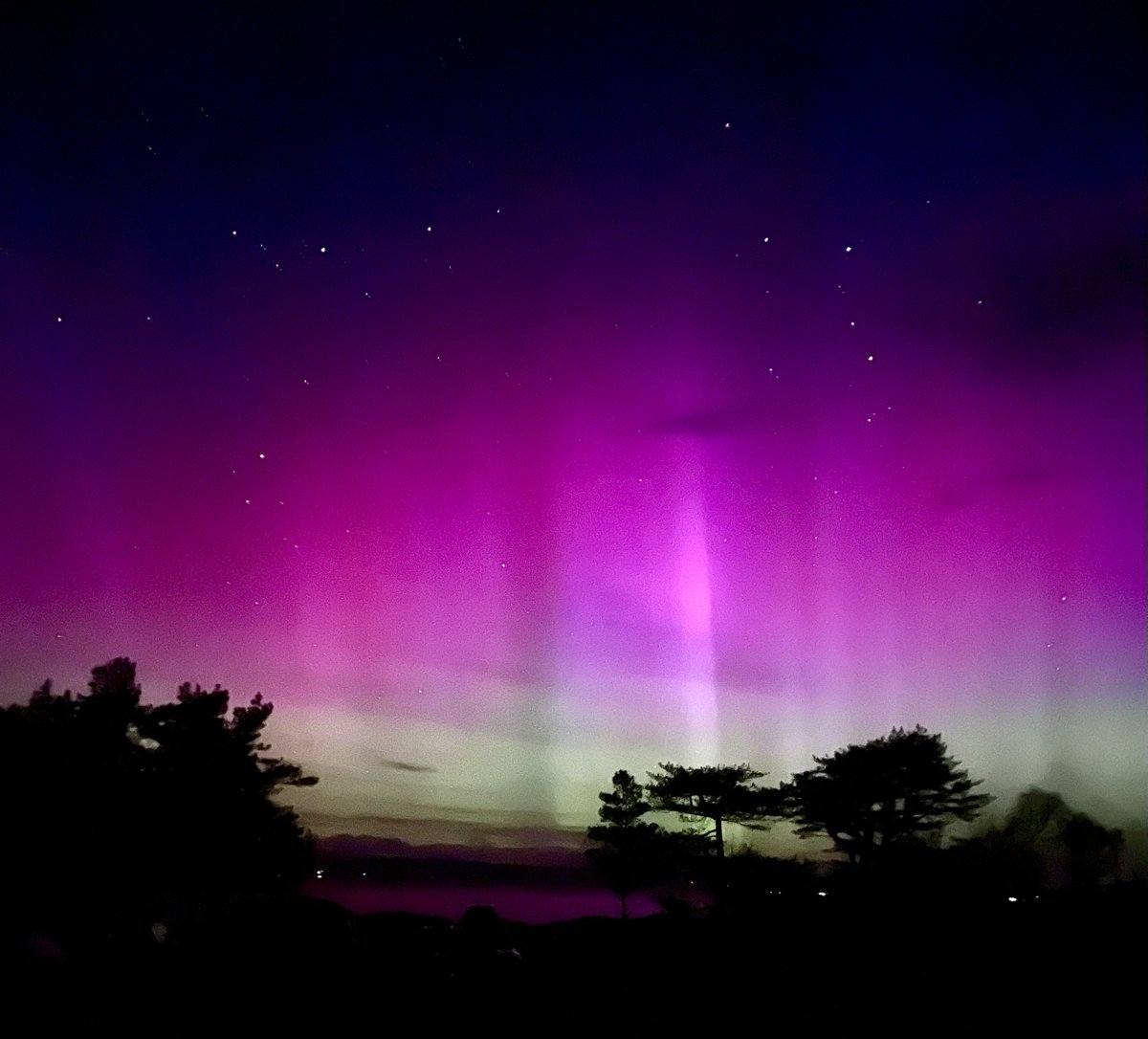 Havy79's tweet photo. A Typhoon, a Sunset and the Northern Lights on Day 2 in the campervan 🚐

On Day 3 we’ll get to experience the pishin’ rain! 🌧️ https://t.co/a6U4rmWtpt
