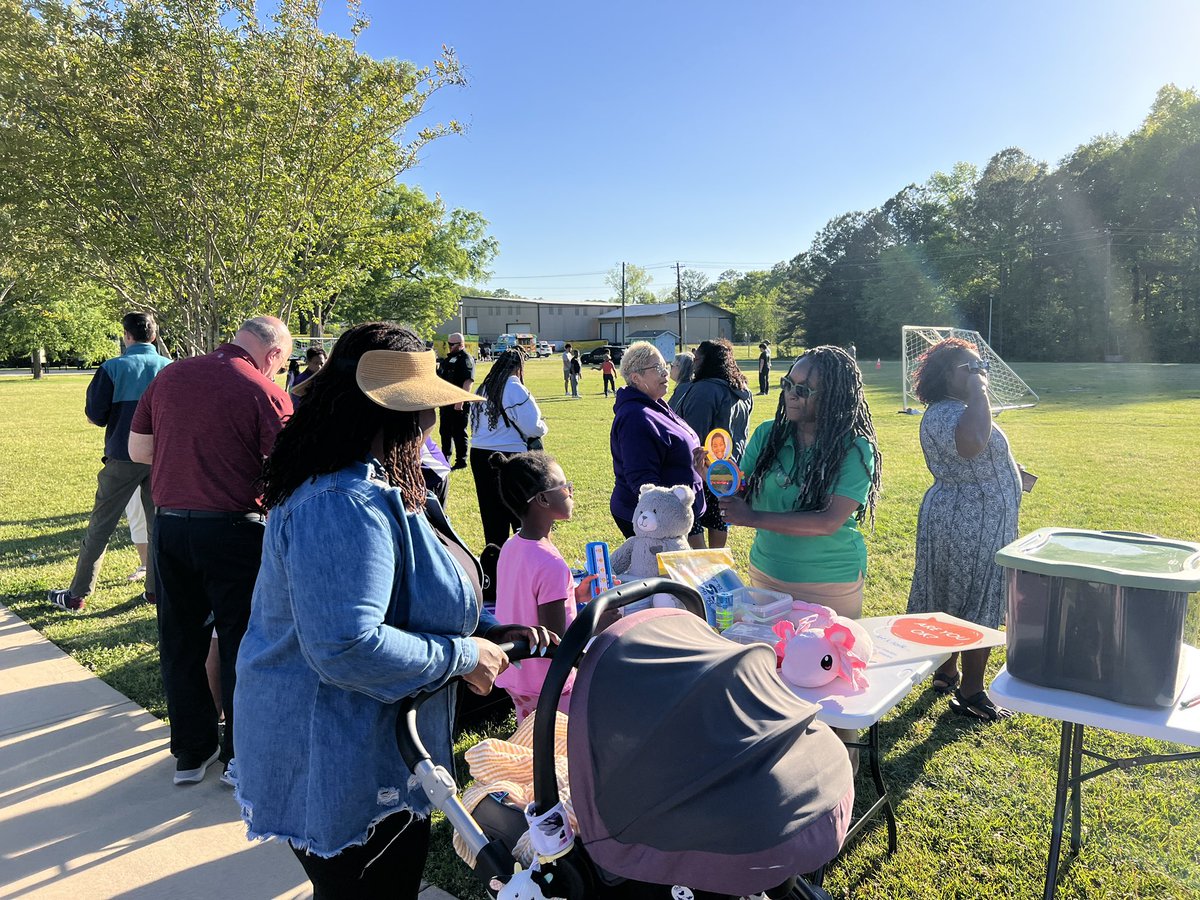Kim Lunn (@kimlunn17) on Twitter photo Hampton Cluster Schools collaborating for families and student success!
<a href="/KimHoward_HCS/">Kimberly Howard</a> <a href="/HES_HCS/">Hampton Elementary School</a> <a href="/HenryCountyBOE/">Henry County Schools</a> Hampton Cluster Schools collaborating for families and student success!
<a href="/KimHoward_HCS/">Kimberly Howard</a> <a href="/HES_HCS/">Hampton Elementary School</a> <a href="/HenryCountyBOE/">Henry County Schools</a>