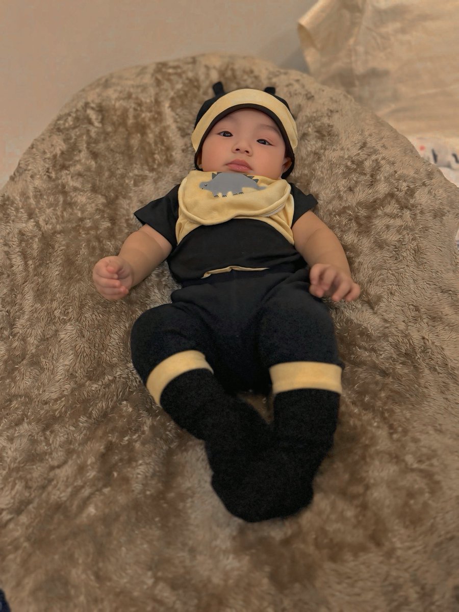 tonifowlerpo's tweet photo. My sweet little bumble bee 🐝❤️ https://t.co/hxj8A7sihe
