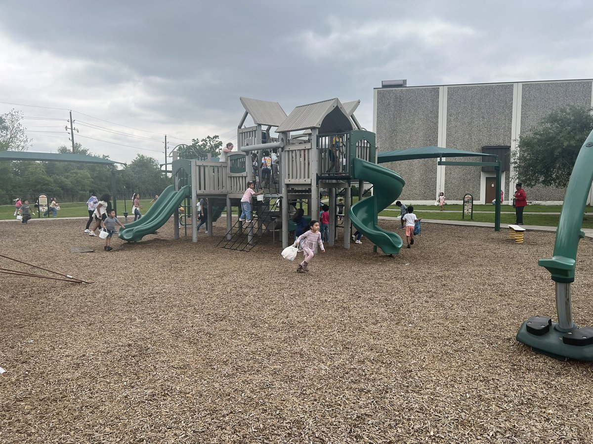 Mrs. Julie M. Jackson M.Ed. (@juliemeranda) on Twitter photo Huge shout out to the 5th grade Honor Society members <a href="/CharlesRDrewES/">Drew Elementary</a>! They put on an egg hunt for our Kinder Cubs again this year. We appreciate them! <a href="/CrosbyISD/">Crosby ISD</a> #kindergarten Huge shout out to the 5th grade Honor Society members <a href="/CharlesRDrewES/">Drew Elementary</a>! They put on an egg hunt for our Kinder Cubs again this year. We appreciate them! <a href="/CrosbyISD/">Crosby ISD</a> #kindergarten