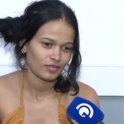CrimesReais's tweet photo. Mãe mata bebê de apenas 15 dias após se irritar com o choro da criança; ela teria asfixiado a filha com um travesseiro. https://t.co/kp2MN84RFh