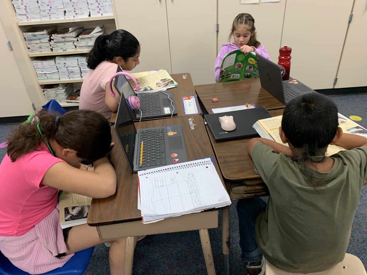 MsWu_'s tweet photo. Ms. Wu’s class reading &amp; highlighting about the importance of job specialization and division of labor ##AiefProud#PirateProud#SetSail @PetroskyPirates https://t.co/k3hTkmdML5