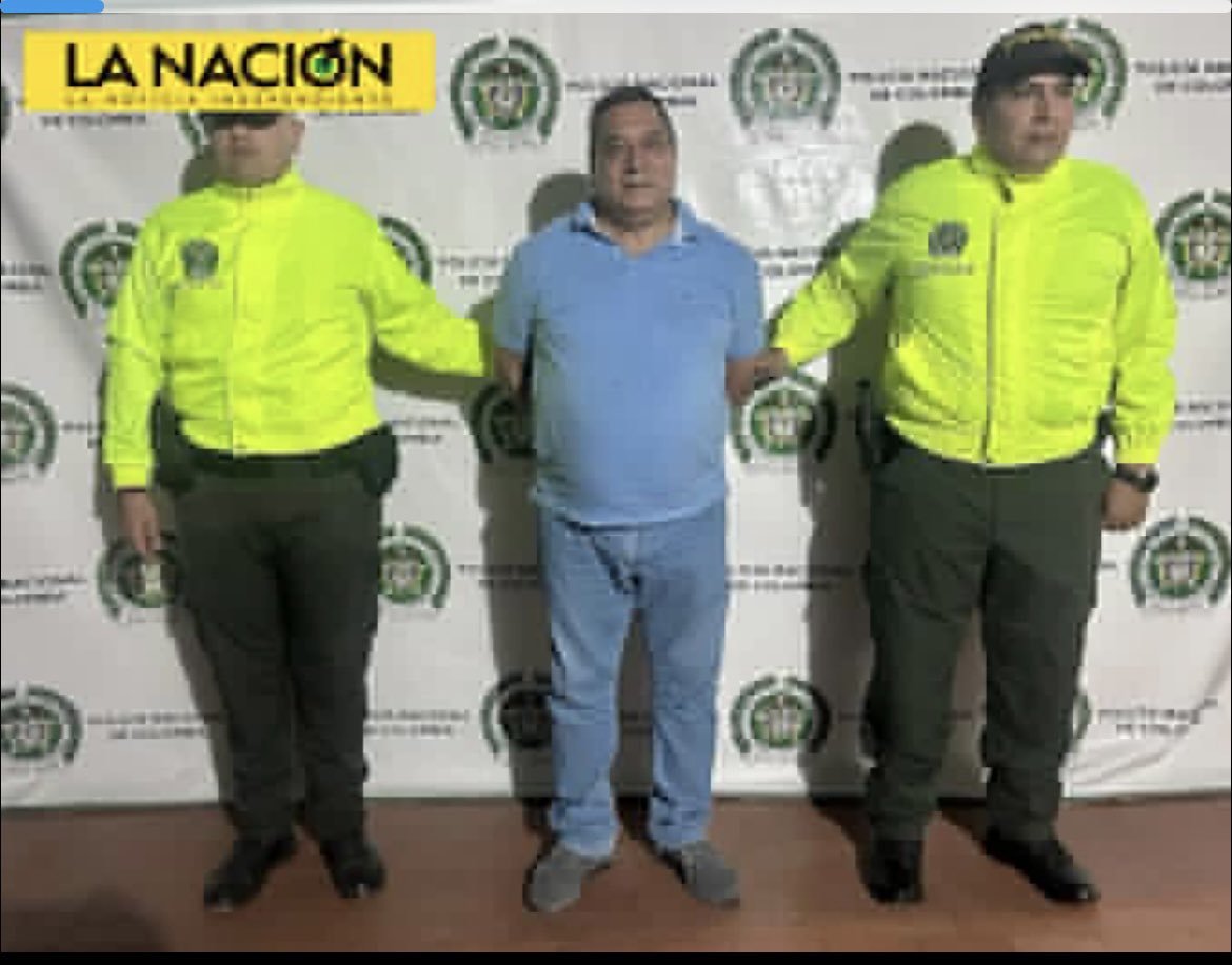 HERNANDO MEDINA CAMACHO, UNO DE LOS ASESINOS DE MI PADRE

Este es el exsuboficial Hernando Medina Camacho: perteneció a la inteligencia de la IX brigada del ejército, y el 9 de agosto de 1994 hizo parte del operativo que se hizo con paramilitares para asesinar al senador Manuel