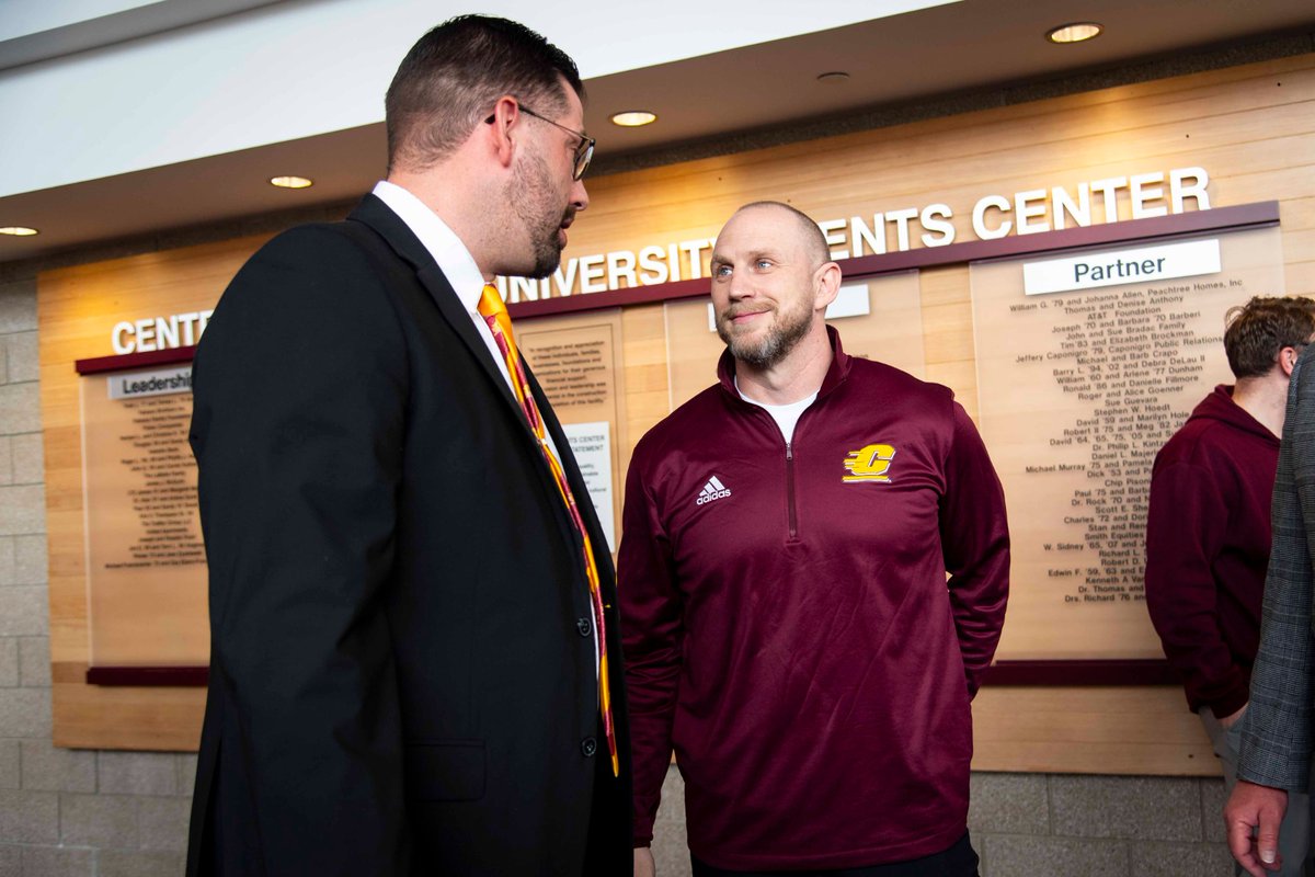 CMU Men's Basketball (@cmumensbball) on Twitter photo Chippewa leaders: <a href="/DrinkallCoach/">Matthew Drinkall ๐บ๐ธ</a> and <a href="/CoachBronks/">Andy Bronkema</a>!
#FireUpChips ๐ฅโฌ๏ธ Chippewa leaders: <a href="/DrinkallCoach/">Matthew Drinkall ๐บ๐ธ</a> and <a href="/CoachBronks/">Andy Bronkema</a>!
#FireUpChips ๐ฅโฌ๏ธ