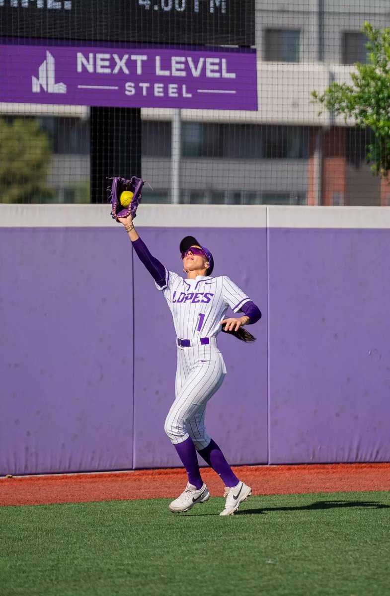 D1Softball (@d1softball) on Twitter photo The Lopes are rolling🔥
After 10 straight wins, Grand Canyon breaks into the D1Softball Top 25 at No. 25 for the first time this season.
📸 Brayden Stenner / <a href="/GCU_Softball/">GCU Softball</a>
For the full Top 25👉 d1softball.com/d1softball-top… The Lopes are rolling🔥
After 10 straight wins, Grand Canyon breaks into the D1Softball Top 25 at No. 25 for the first time this season.
📸 Brayden Stenner / <a href="/GCU_Softball/">GCU Softball</a>
For the full Top 25👉 d1softball.com/d1softball-top…