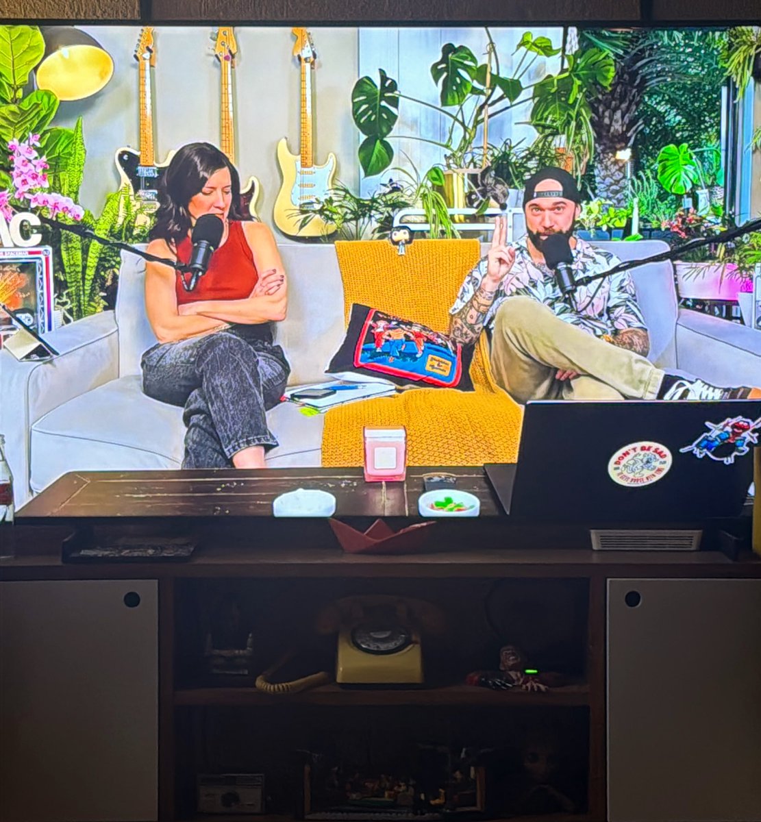 Nuevo episodio de <a href="/saldemicuarto/">Sal De Mi Cuarto</a> ahora, ya mismooooooo 👇

m.youtube.com/watch?v=SisVaa… cc: <a href="/imhofmartin/">Martin Imhof</a>