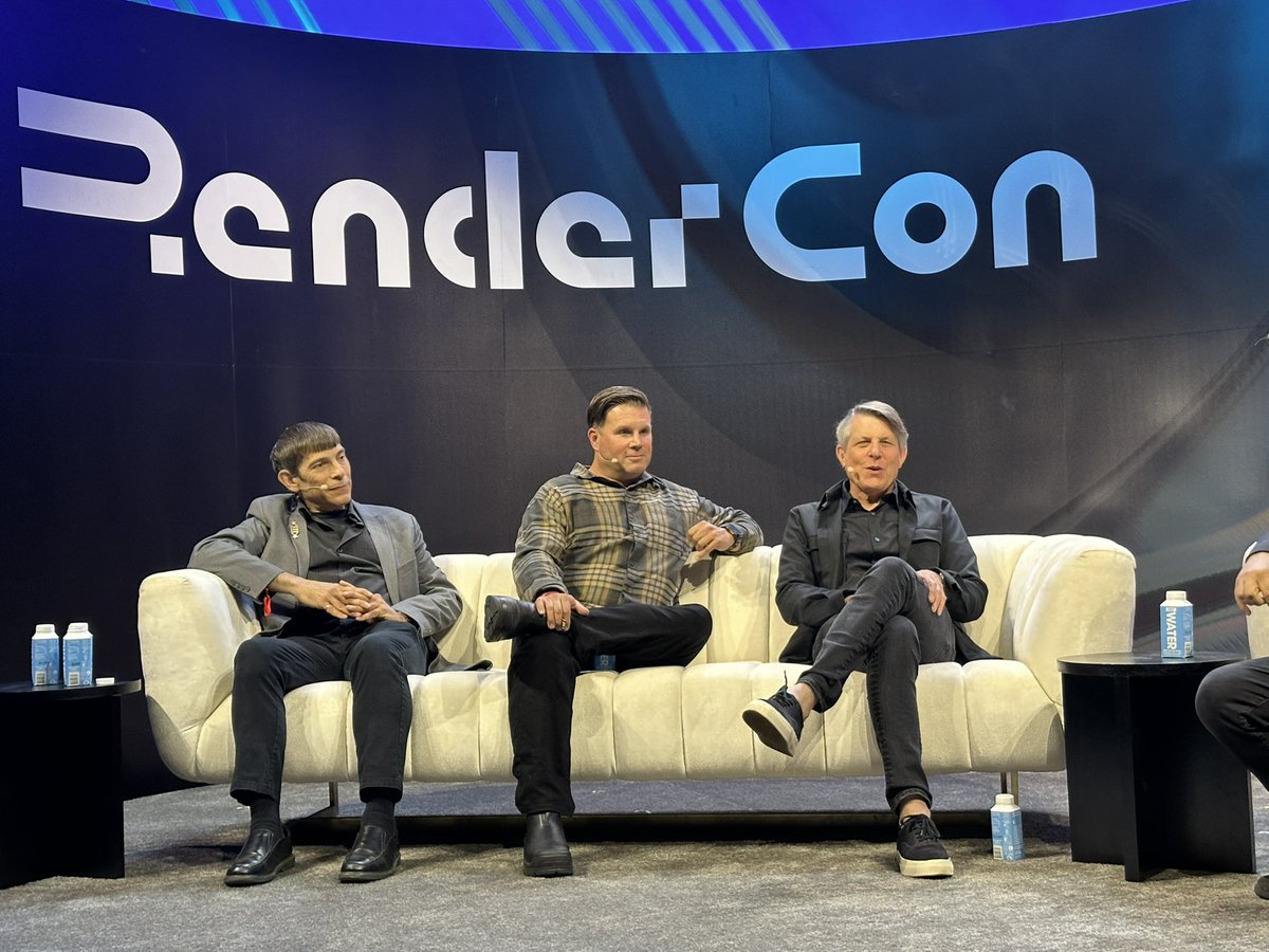 DigitalLA's tweet image. Rod Roddenberry, Adam Nimoy and Lawrence Selleck share their stories of Star Trek and their dads&apos; legacies at #RenderCon

@EWRoddenberry @JulesUrbach @rendernetwork