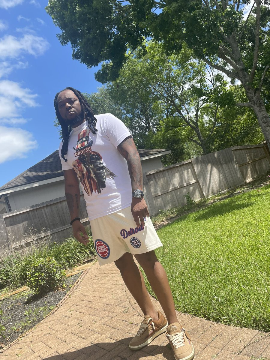 questmcody's tweet photo. Back in the city.
Houston, you owe me nothing
#questmcody #droese 🚮 https://t.co/uUYgbhvFju