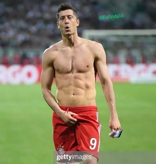 FutVida10's tweet photo. Que pegada gostosa do polonês Robert Lewandowski.
🇵🇱🇵🇱🇵🇱🔥🔥🔥
#Futebol #Soccer #Football #Gostoso #Lindo #Gostoso #Tesao #Polonia #Barcelona #Polones #LewandowskiFV #RobertLewandowskiFV #Safado https://t.co/UxOfH6pVC7