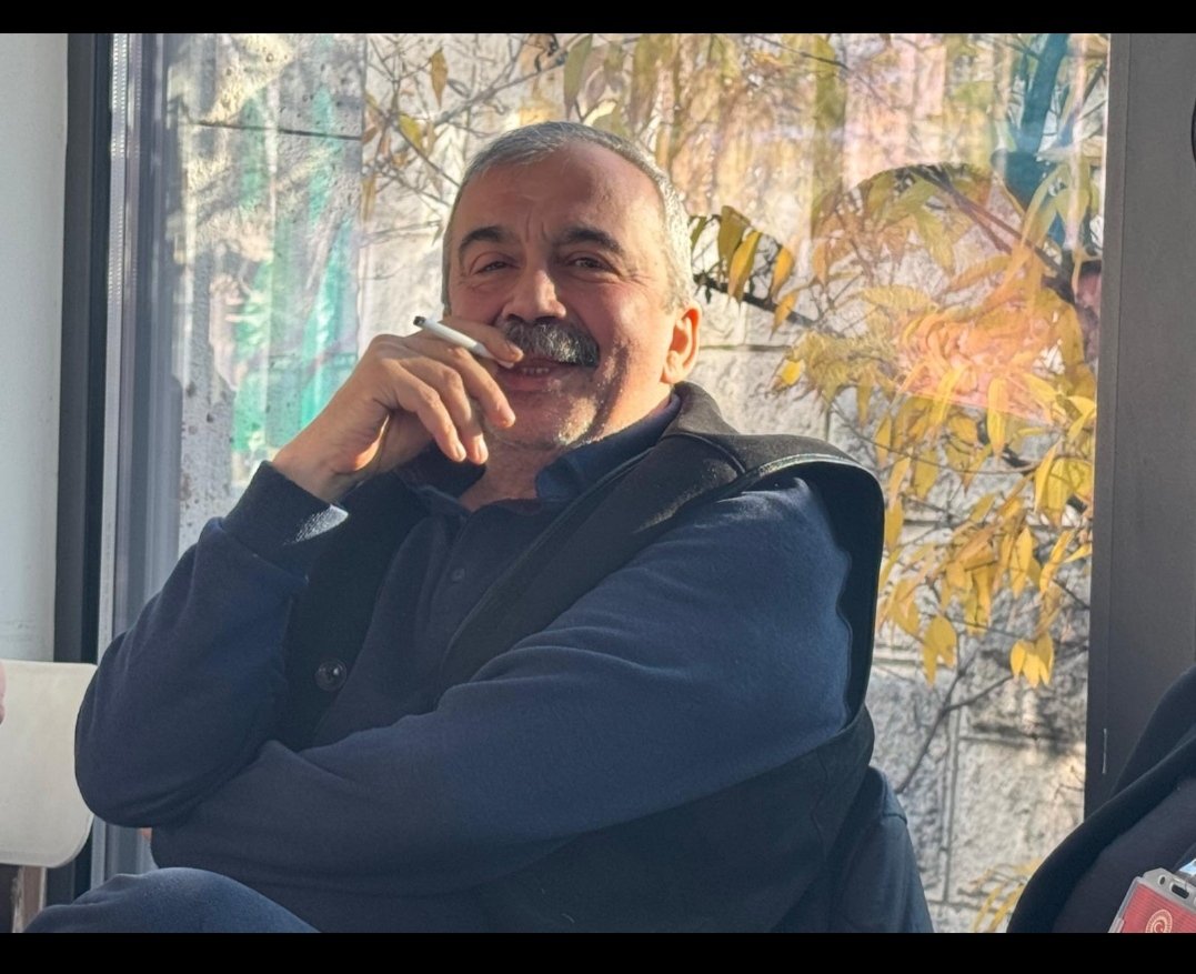 Mahmutyildirimp's tweet photo. "Yüreğimiz elimizden geziyoruz barış için"
Şifasını Allah'ta diliyorum.
Geçmiş olsun Sırrı Süreyya Önder https://t.co/DBnXlXAXIc