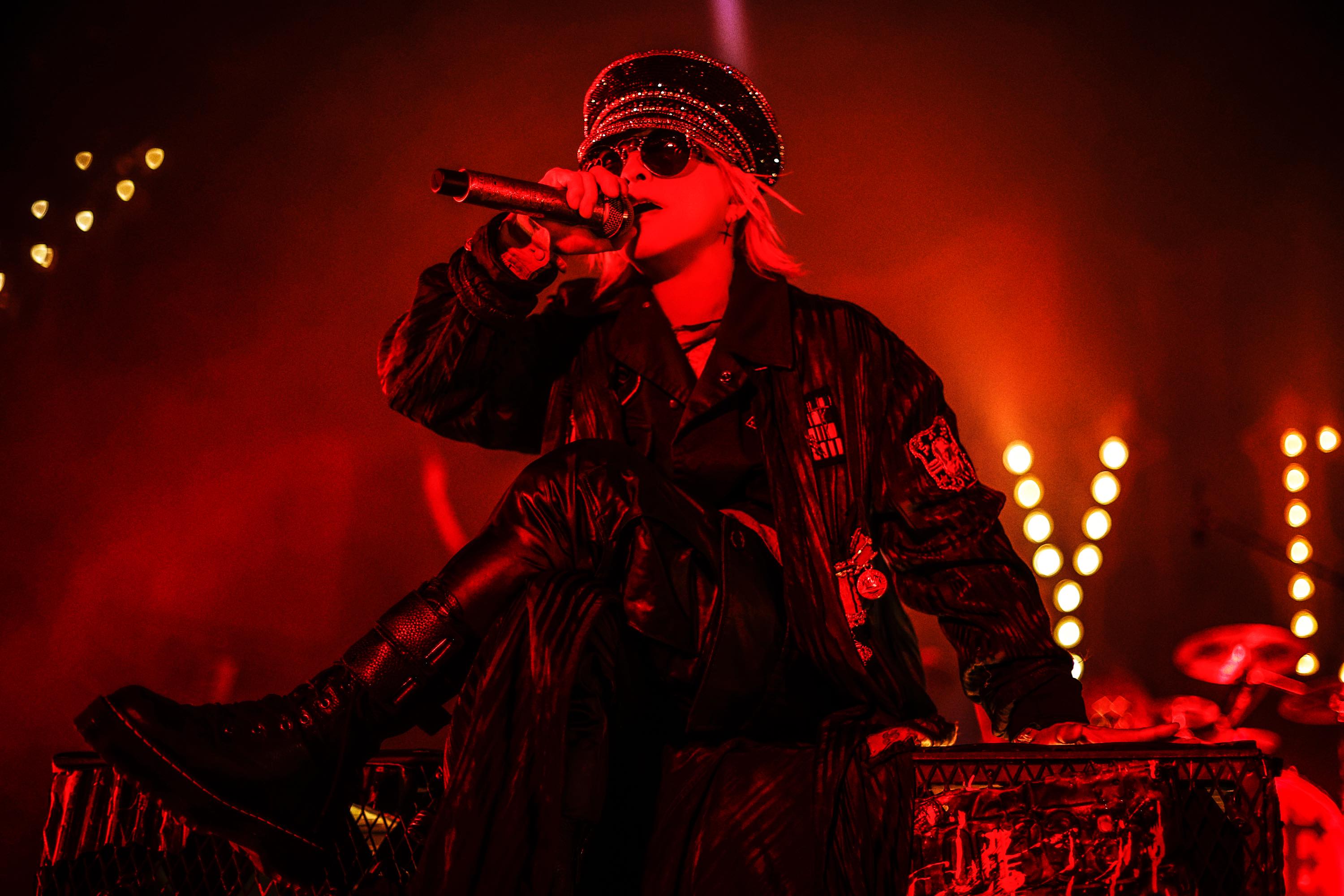 大阪万博 オーストリア HYDE Edyh ステッカー スワロフスキー