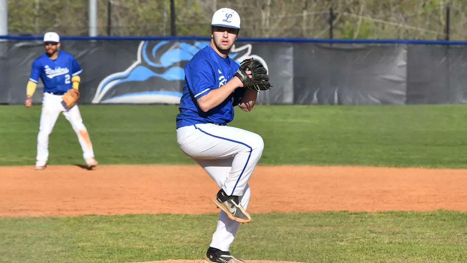The @LWCBaseball team defeated Brescia (Ky.) 9-7 in Egnew Park Tuesday afternoon ⚔️⚾️tinyurl.com/y3e9x9us