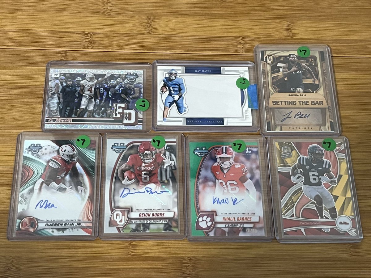 NFL draft next week. College cards for sale!🏈

$7 each

See pics for prices.

Retweets and tags appreciated!

<a href="/Elliott0924/">Chasing Hits Sportscards</a>
