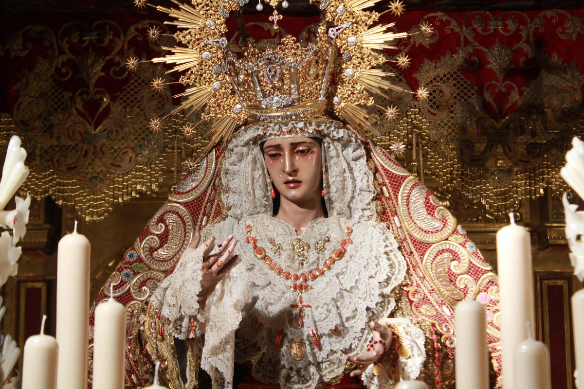 PrendimientoJrz's tweet photo. 🗣 Hoy es MIÉRCOLES SANTO

Jerez, despierta, hoy es Miércoles Santo, hoy sale el Señor de Santiago y María Santísima del Desamparo, hoy sale la fe de todo un barrio que cantando añora aquellos años que juntos vivimos, hoy se respira un aire diferente. https://t.co/NBKYBBoN40