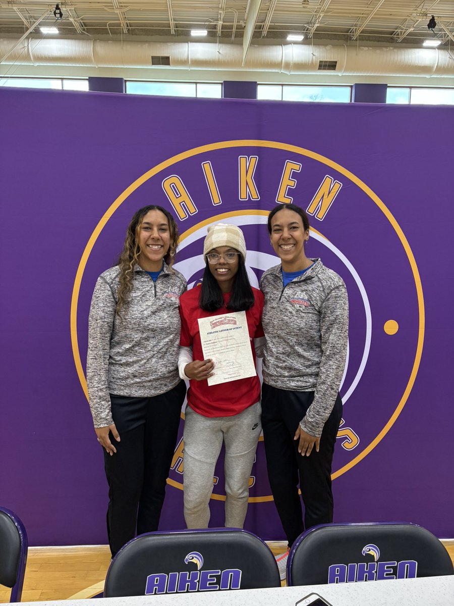 The Lady Thunderhawks are excited to announce the commitment of Janiyah Allen from Aiken High School ✍🏾
Janiyah is a sharp shooter, knocking down 108 threes last season, earning her the Offensive Player of the Year in the CMAC.