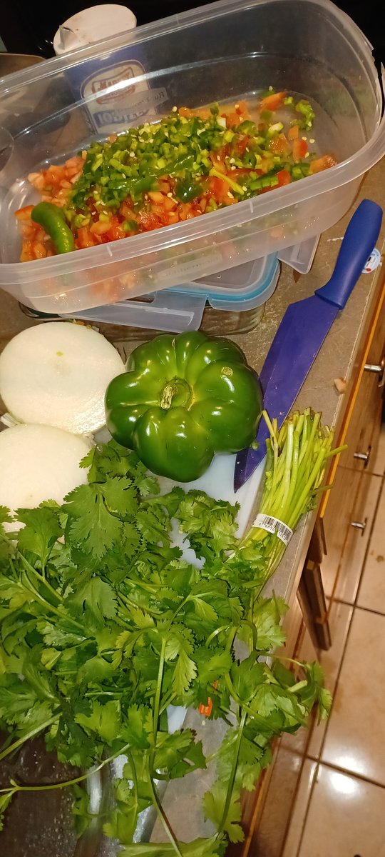 Saludos ✌️ Sirenos del Dial 🧜‍♀️ 🧜‍♂️ 📻 ... sigan poniendo buena música 🎶  ... para q se salven los otros retrovisores <a href="/luislarahn/">Luis Lara</a> <a href="/ca_acosta/">Carlos Andrés Acosta</a> ... y el más que puede del 🌊 🐚