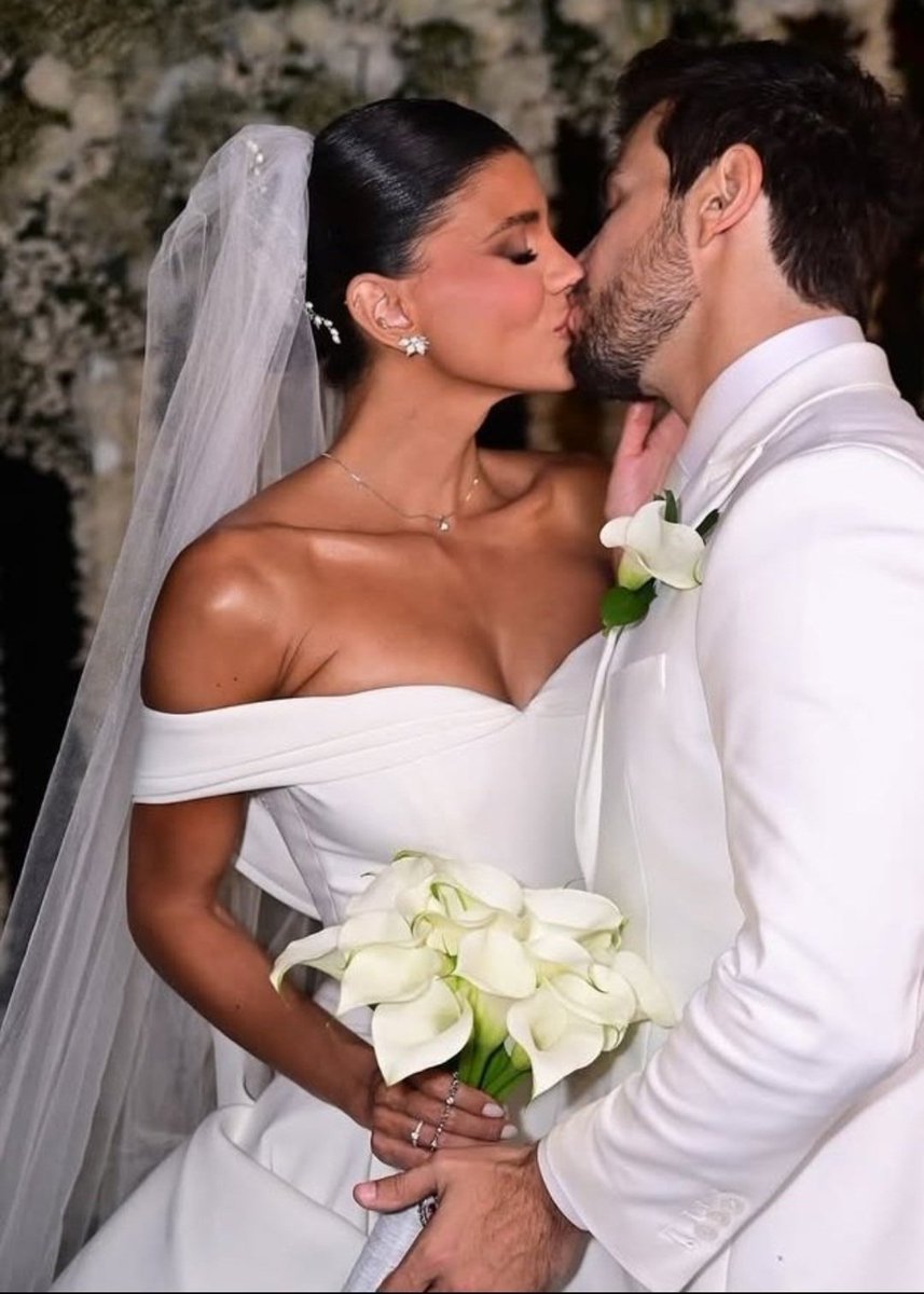 MFormosop's tweet image. Impossível não se emocionar vendo a felicidade deles. Mariano e Jakelyne são abençoados e iluminados. Merecem toda felicidade do mundo !!! 🙌❤️👰‍♂️🤵✨️
#CasamentoMalyne