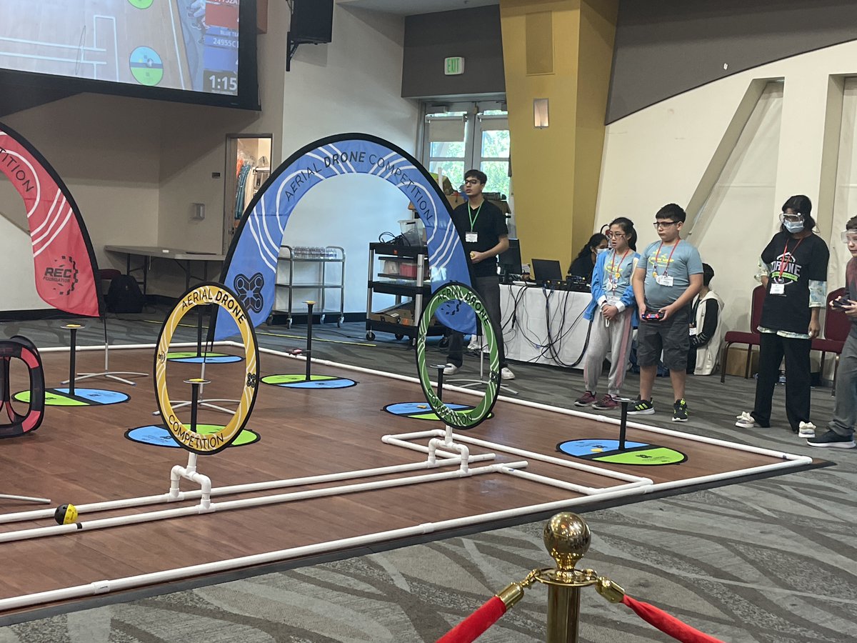 ClarkCountySch's tweet photo. CCSD students continue to do some awesome things!! Lomie G. Heard Elementary School 4th and 5th graders recently showed off their skills in the 2025 West Aerial Drone Competition in California. #CCSDProud https://t.co/9OC03EvmkY