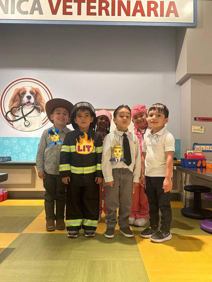 Career day for our mariposas 🦋💜 : 2 doctors 🥼 , 2 police officers 👮‍♀️, a fire chief 👨‍🚒, and a lawyer 💼!